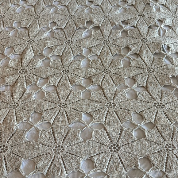 76” x 84” Vintage Handmade Crochet Floral Bedspread Blanket - Picture 7 of 11